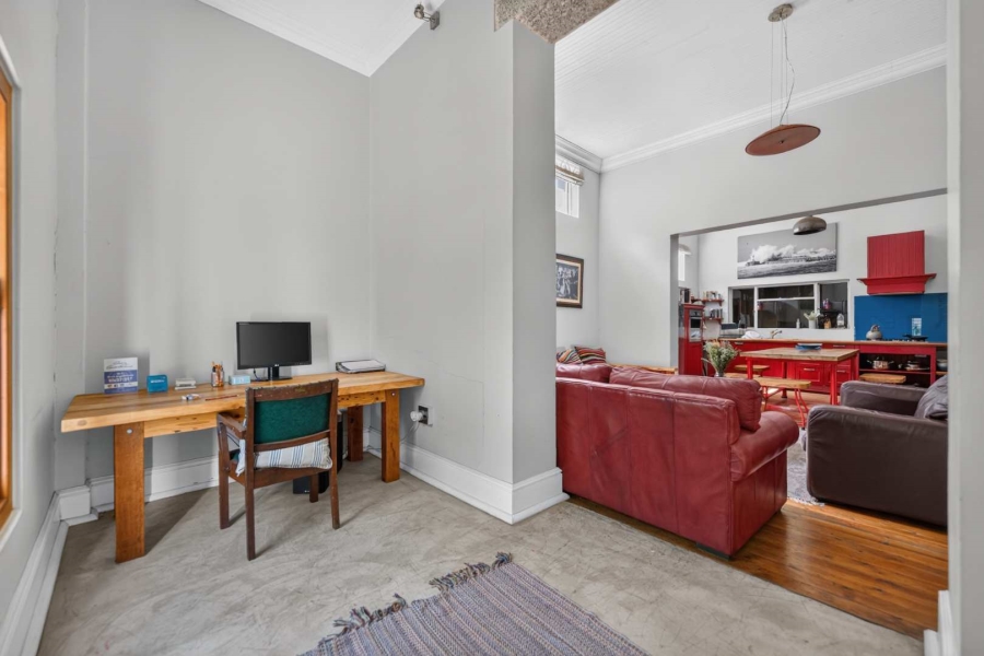 7 Bedroom Property for Sale in Oranjezicht Western Cape